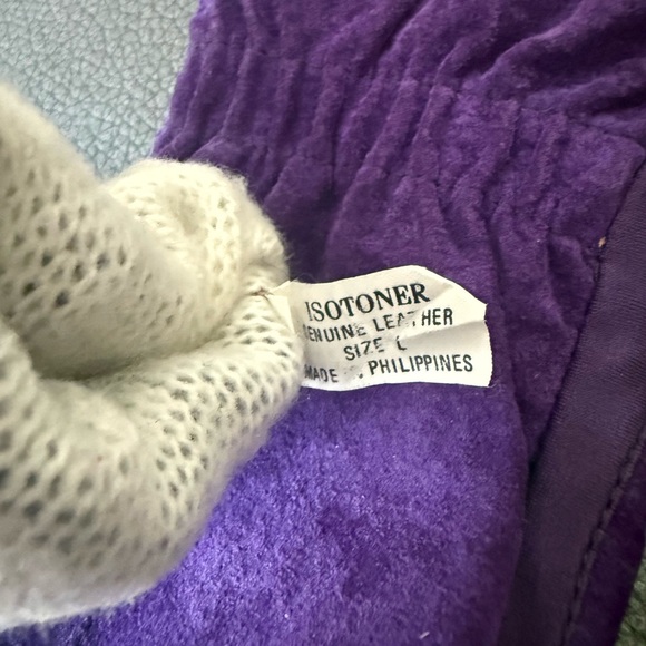 Isotoner Rich Purple Suede Gloves - Picture 4 of 4